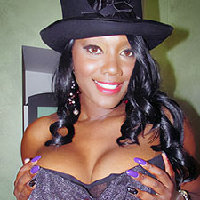 Nyomi Banxxx